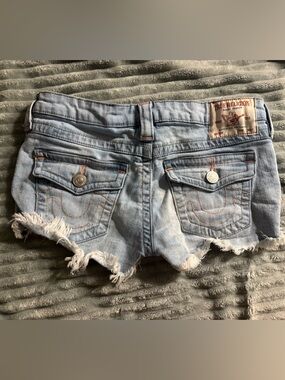 True Religion Light Blue Denim Joey Cutoff Shorts size 24 (low rise)